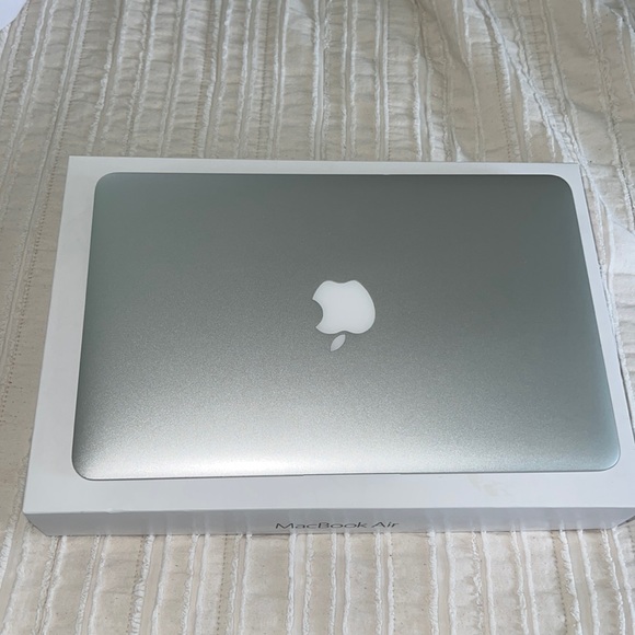 Apple Other - Mac air book 11 inch